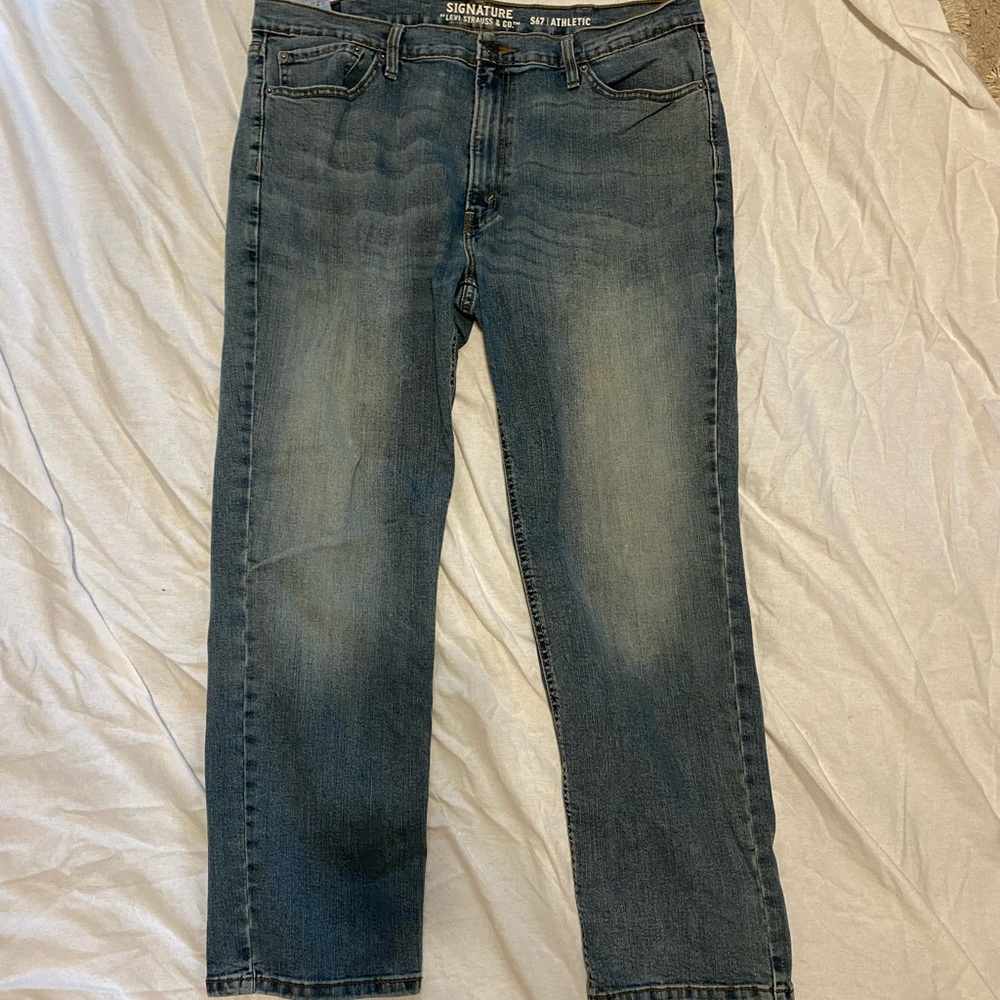 Signature Levi men’s jeans
